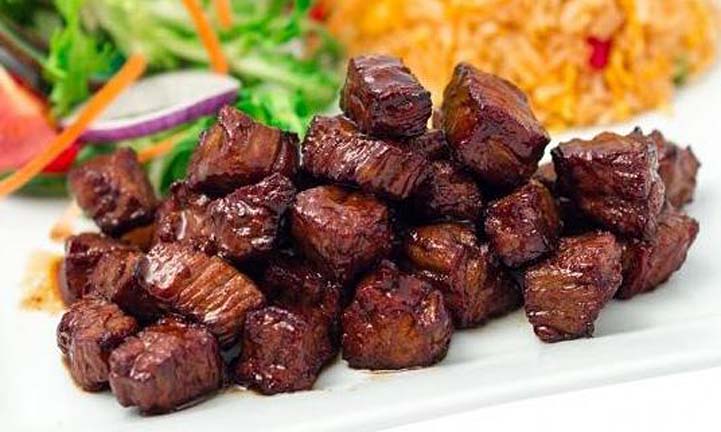 viande de boeuf coupée en cubes pour un lok lak