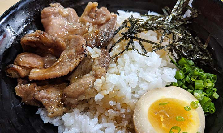 boeuf ou porc coupés en lamelles pour un plat asiatique